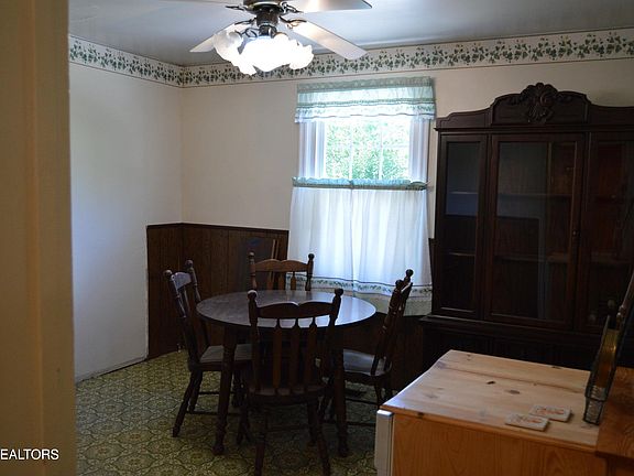 3rd image of 3011 Hackman St