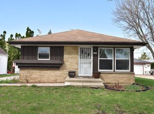 5743 N 77th St, Milwaukee, WI 53218