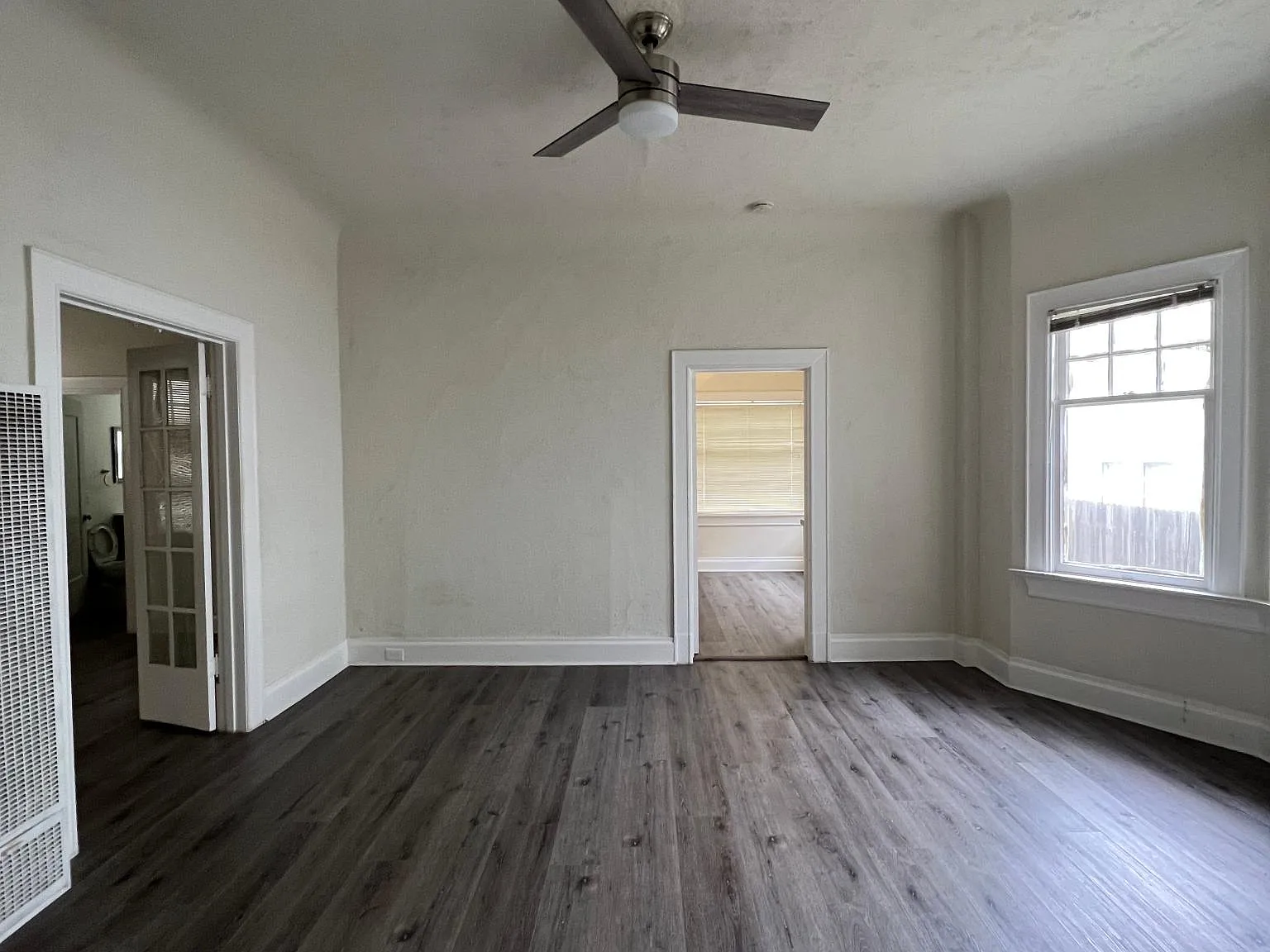 1 bed, 900 sqft, $1,900 — Photo 2
