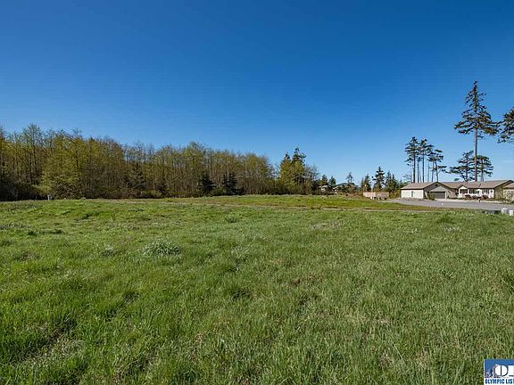 3rd image of 1115 Walker St Lot 19