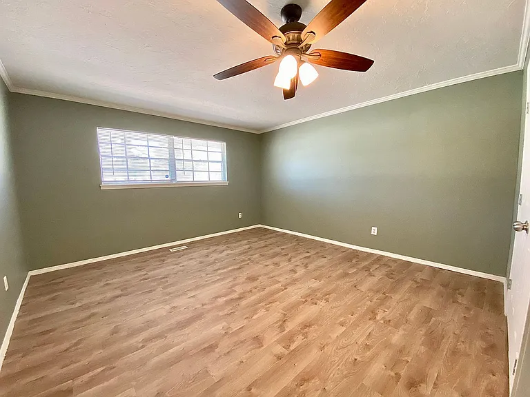 6336 N Villa Ave — Photo 8