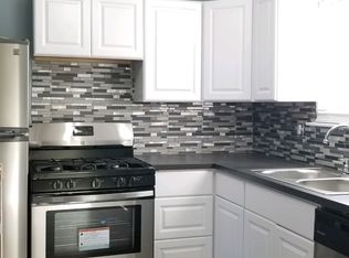 15656 Anthony St, Romulus, MI 48174