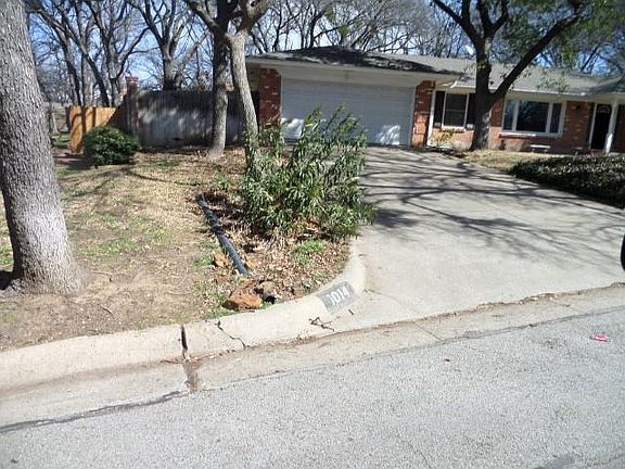 4th image of 1014 Tanglewood Ln