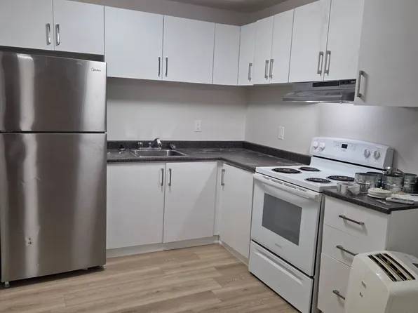 180 King St E #3, Gananoque, ON K7G 1G2