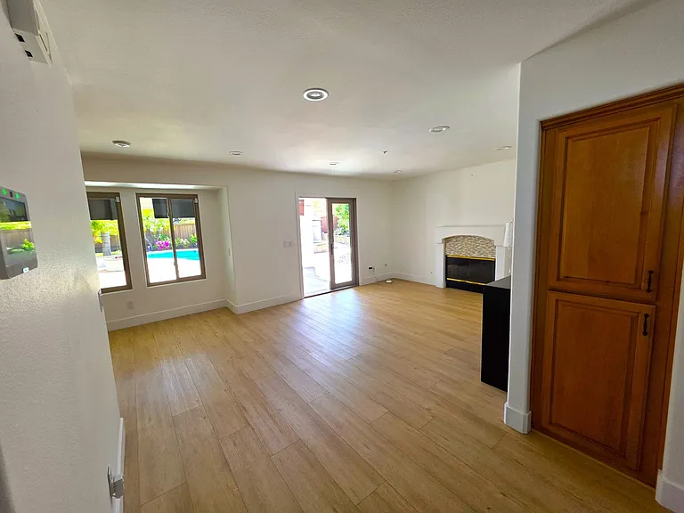 8531 Tyler St — Photo 12