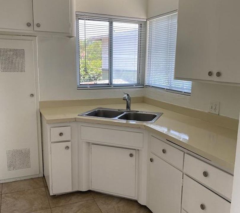 1st image of 1072 W Wilson St #C