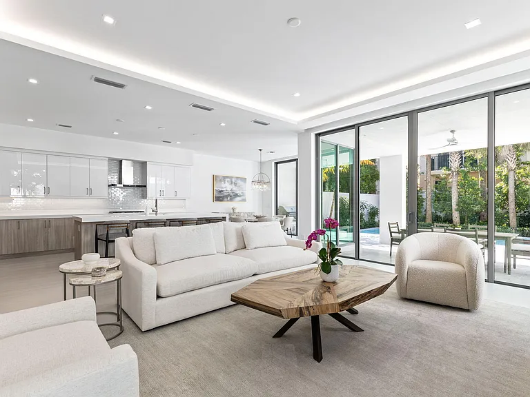 406 Ocean One Ln — Photo 2