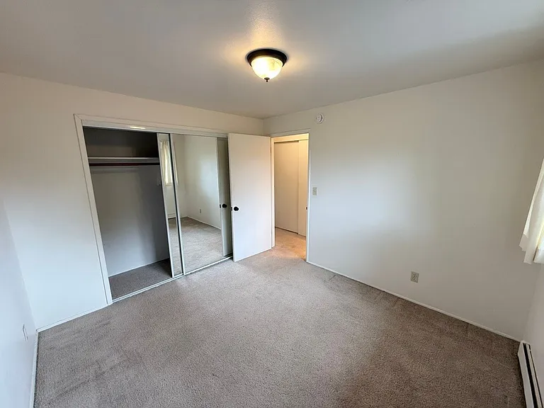 2600-2628 NW Tyler Ave — Photo 30