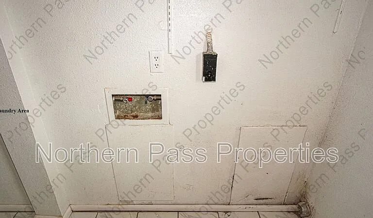 9538 Roanoke Dr — Photo 9