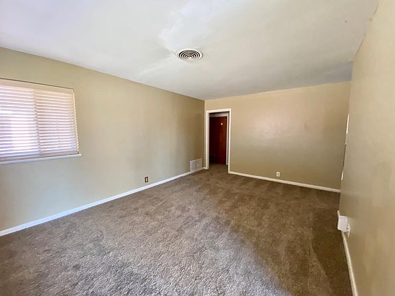 2nd image of 4911 Lake Park Dr