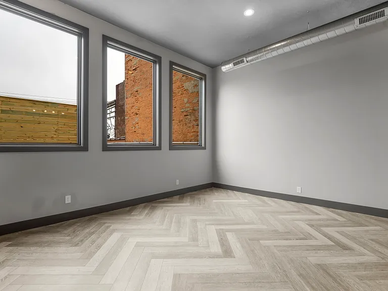 204 1/2 N Main St #1 — Photo 4