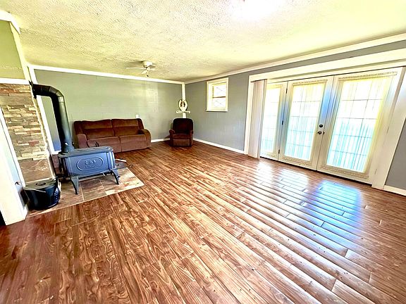 4th image of 1282 Sweetwater Rd
