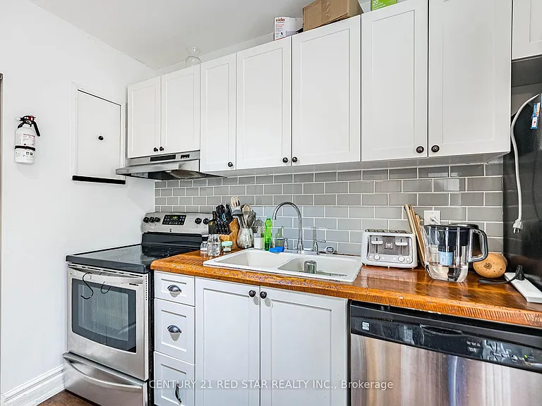 144 Bold St #UPPER — Photo 16