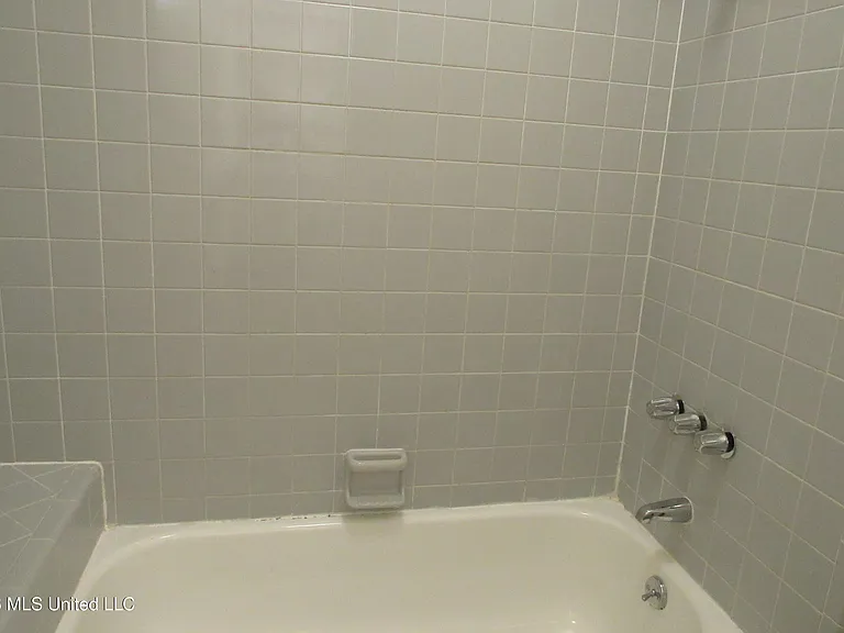 931 E Fortification St — Photo 25