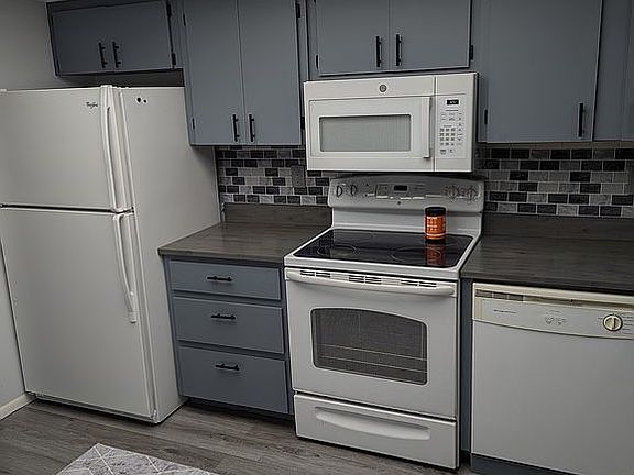 2nd image of 3104 Lake Bayshore Dr #O-209