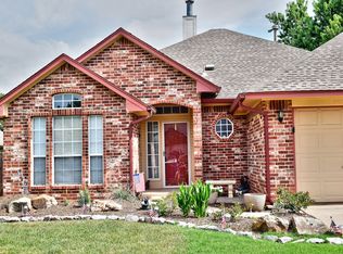 1913 Foxfire Rd, Edmond, OK 73003