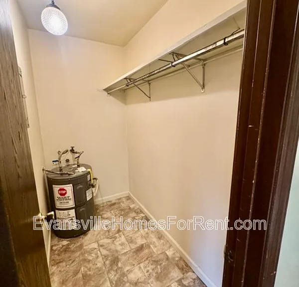426 S Bosse Ave — Photo 8