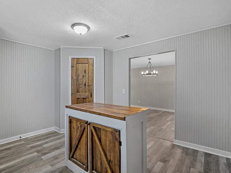 1009 Oak St — Photo 5