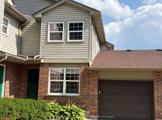 250 Keats Way #17, Waterloo, ON N2L6J5
