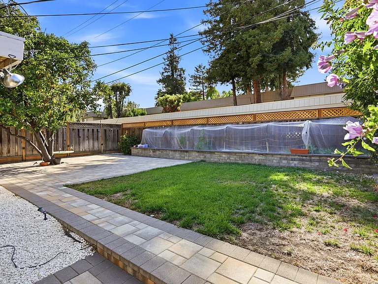 1398 McPherson St — Photo 30