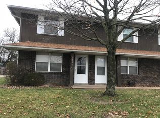 3230 N Molleck Dr, Peoria, IL 61604