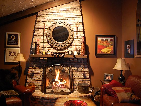 living room with vaulted ceiling