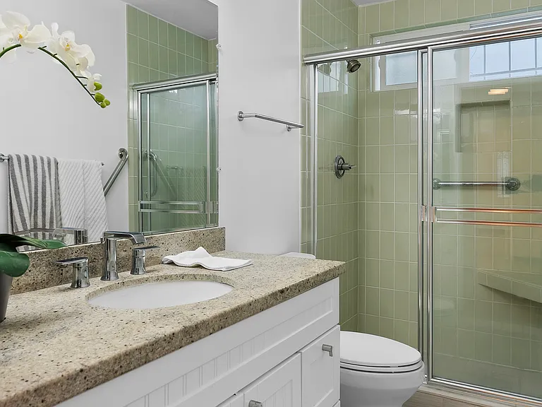 824 S Shenandoah St #2 — Photo 18