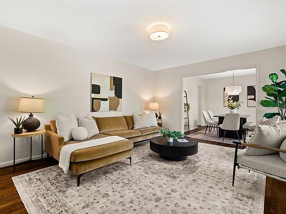 3rd image of 3075 Hudson Ct