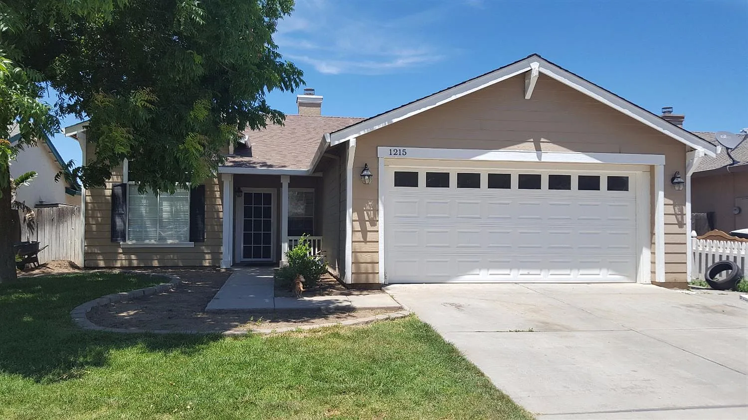 1215 Moonlight Dr photo 1
