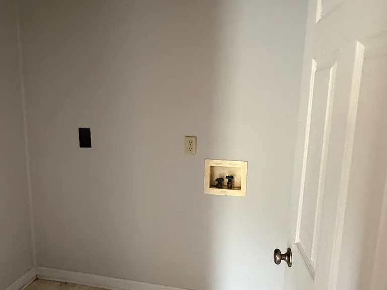 616 Morehead St — Photo 14