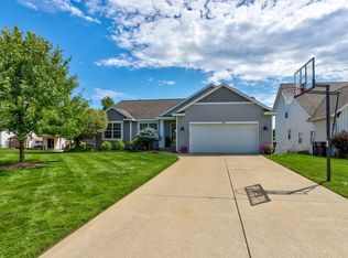 11906 Hickoryrow Dr, Holland, MI 49424