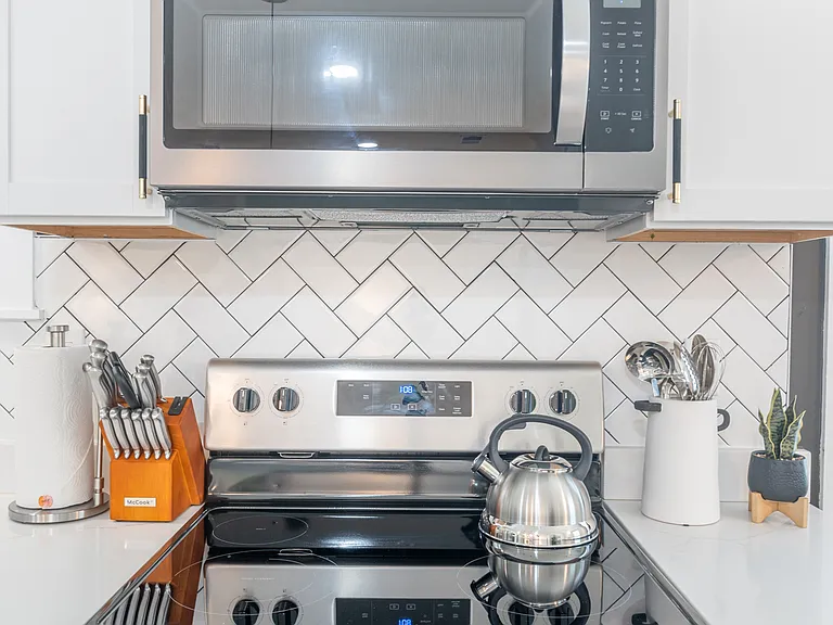 4747 Independent Ave — Photo 33