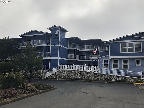 3rd image of 890 SE Bay Blvd #118