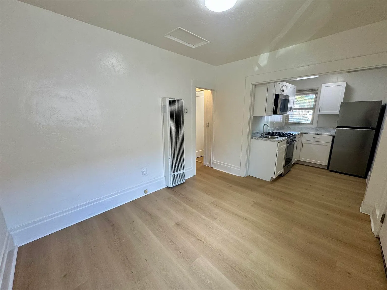 Studio, $2,200 — Photo 4