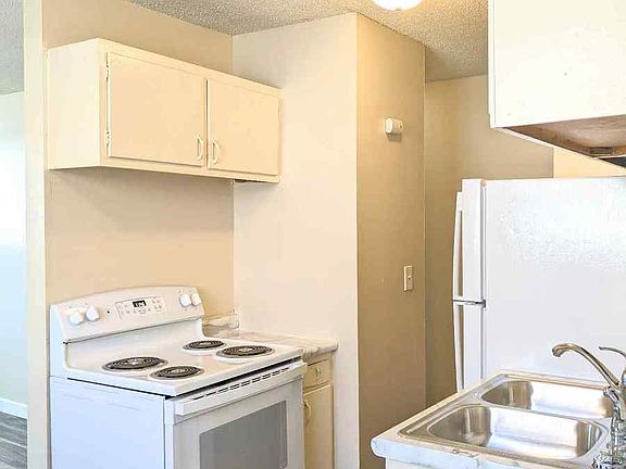 3rd image of 1540 Mississippi St #101