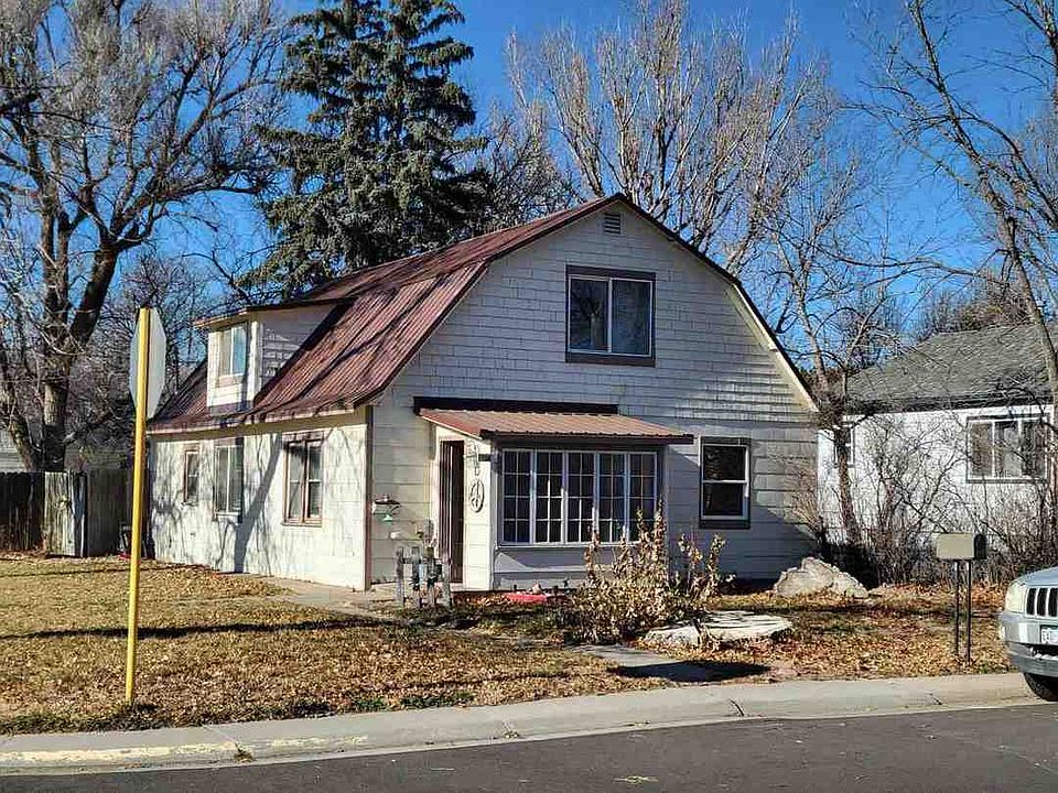 1st image of 302 Turner St