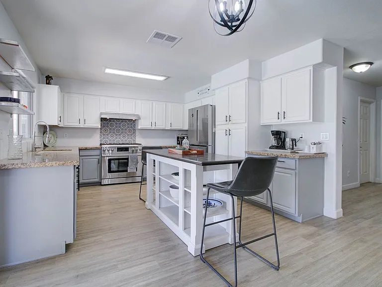2576 E Brooks St — Photo 27