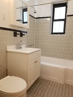 Rented by Lang Realty LLC | media 8