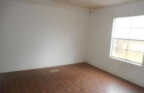 5th image of 120 Whicker Dr