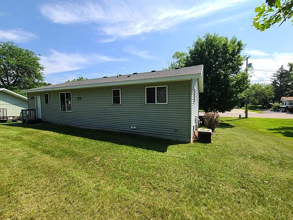 5th image of 403 Haskins Dr