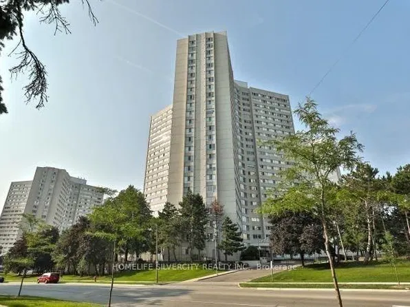 3700 Kaneff Cres #1104, Mississauga, ON L5A 4B8