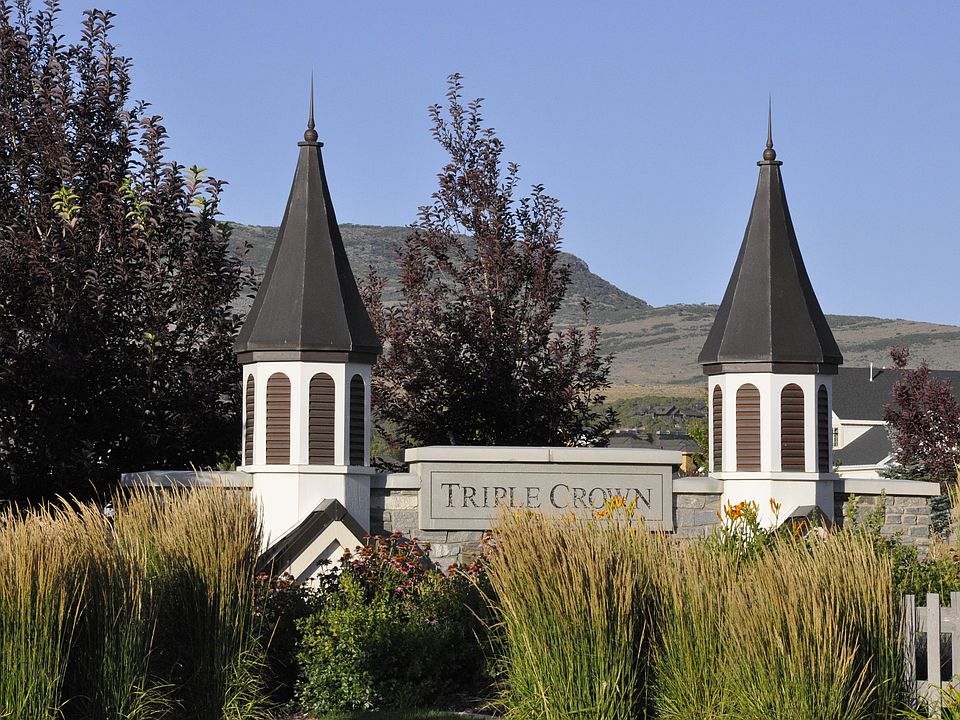 Entrance sign