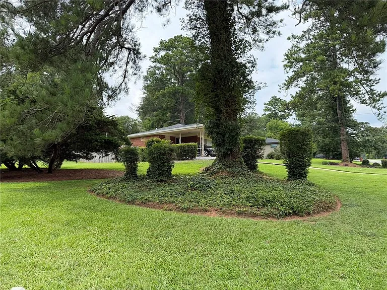 2465 Miriam Ln — Photo 23