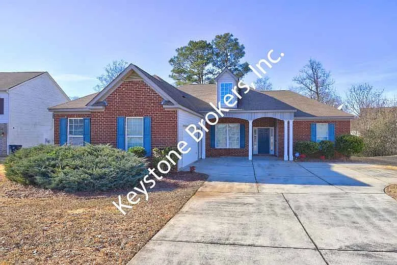 3 bed, 2.0 bath, 2055 sqft, $1,899 — Photo 1