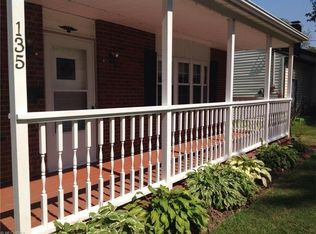 135 Plymouth Dr, Eastlake, OH