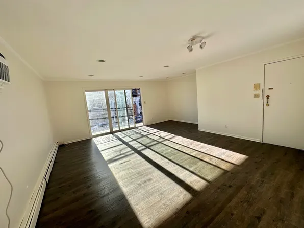 226 49th St #4, Union City, NJ 07087