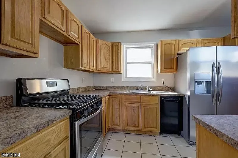 31 E Erie Ave — Photo 2