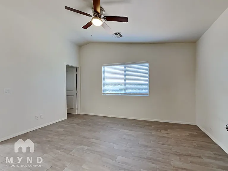 3745 W Medlock Dr — Photo 9