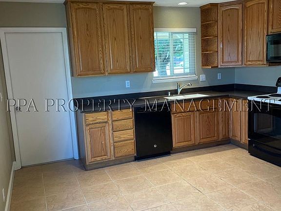 5th image of 1495 Cypress Dr