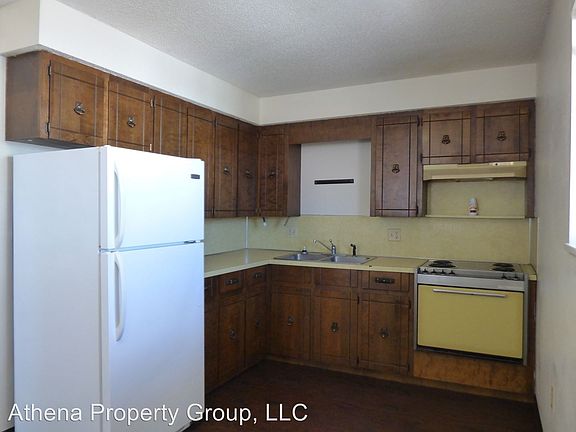 3rd image of 724 Themis St